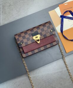 LOUIS VUITTON Bag