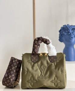 LOUIS VUITTON Bag