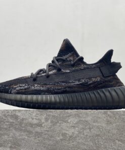 YEEZY BOOST 350