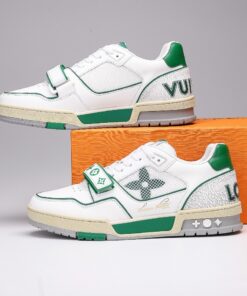 LOUIS VUITTON Trainers