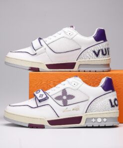 LOUIS VUITTON Trainers