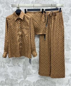 LOUIS VUITTON Set