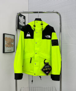 THE NORTH FACE Jacket